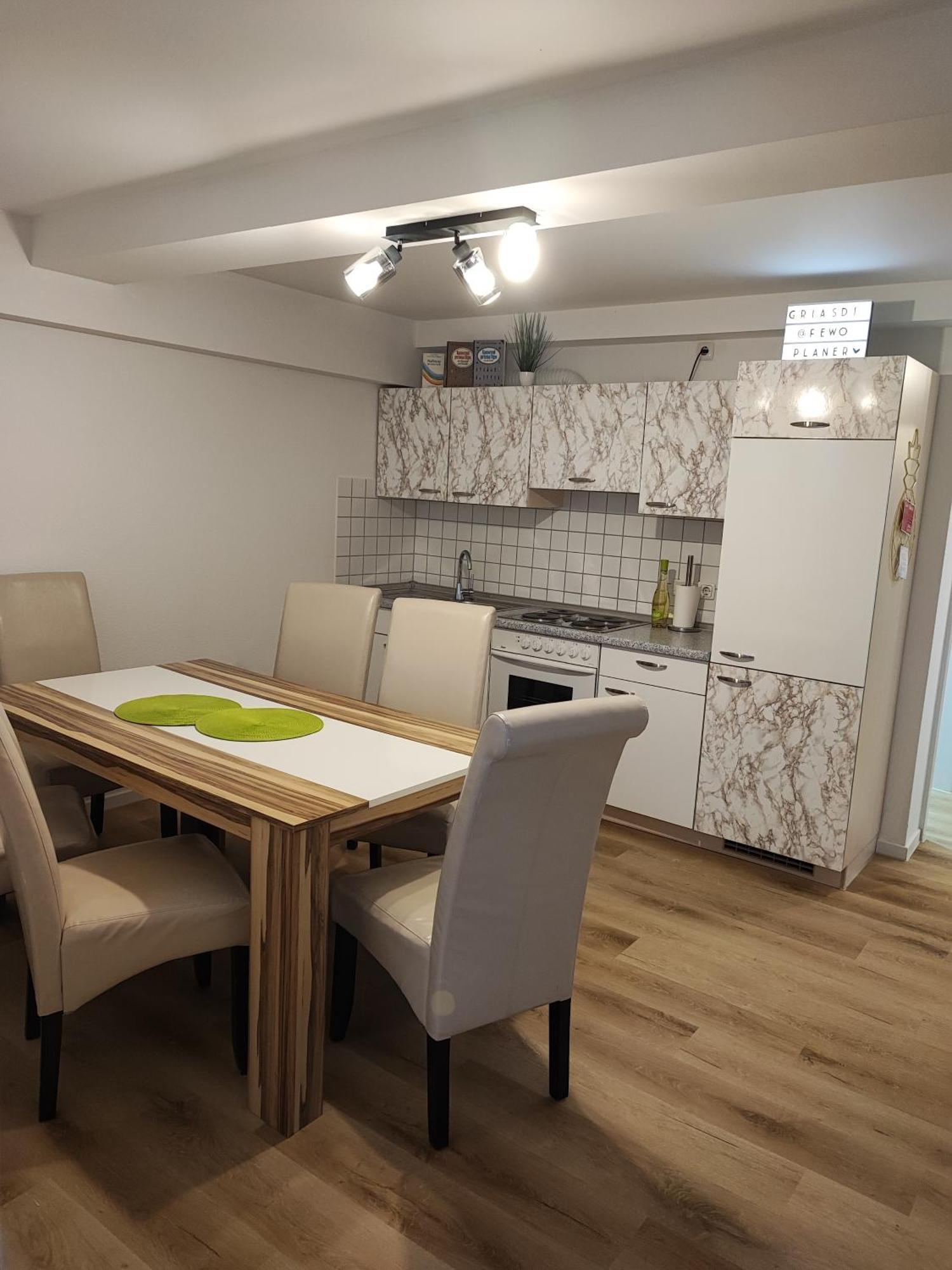 Fewo Planer Altstadtwohnung Mit Terrasse & Parkplatz Memmingen Exterior foto