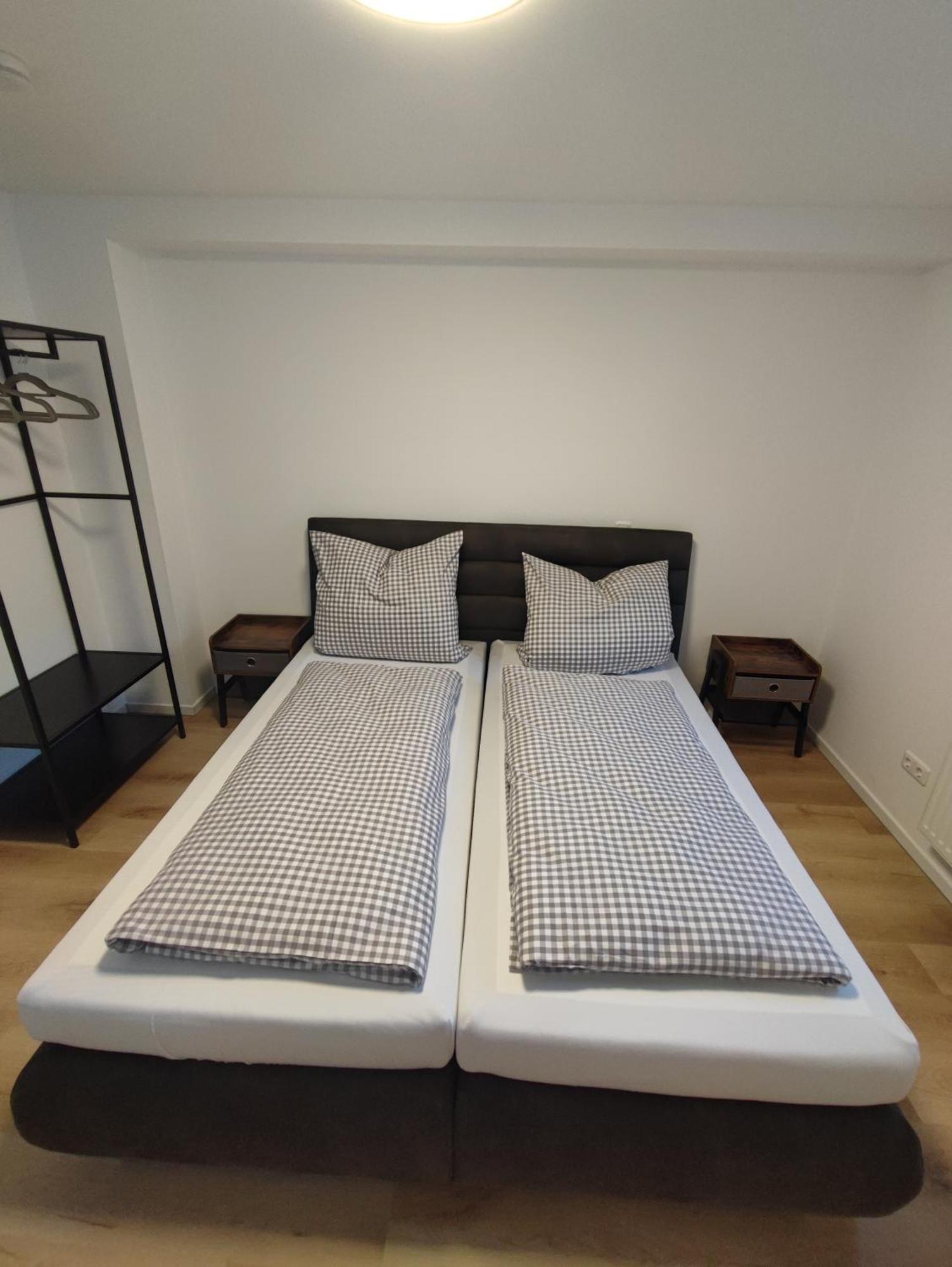 Fewo Planer Altstadtwohnung Mit Terrasse & Parkplatz Memmingen Exterior foto