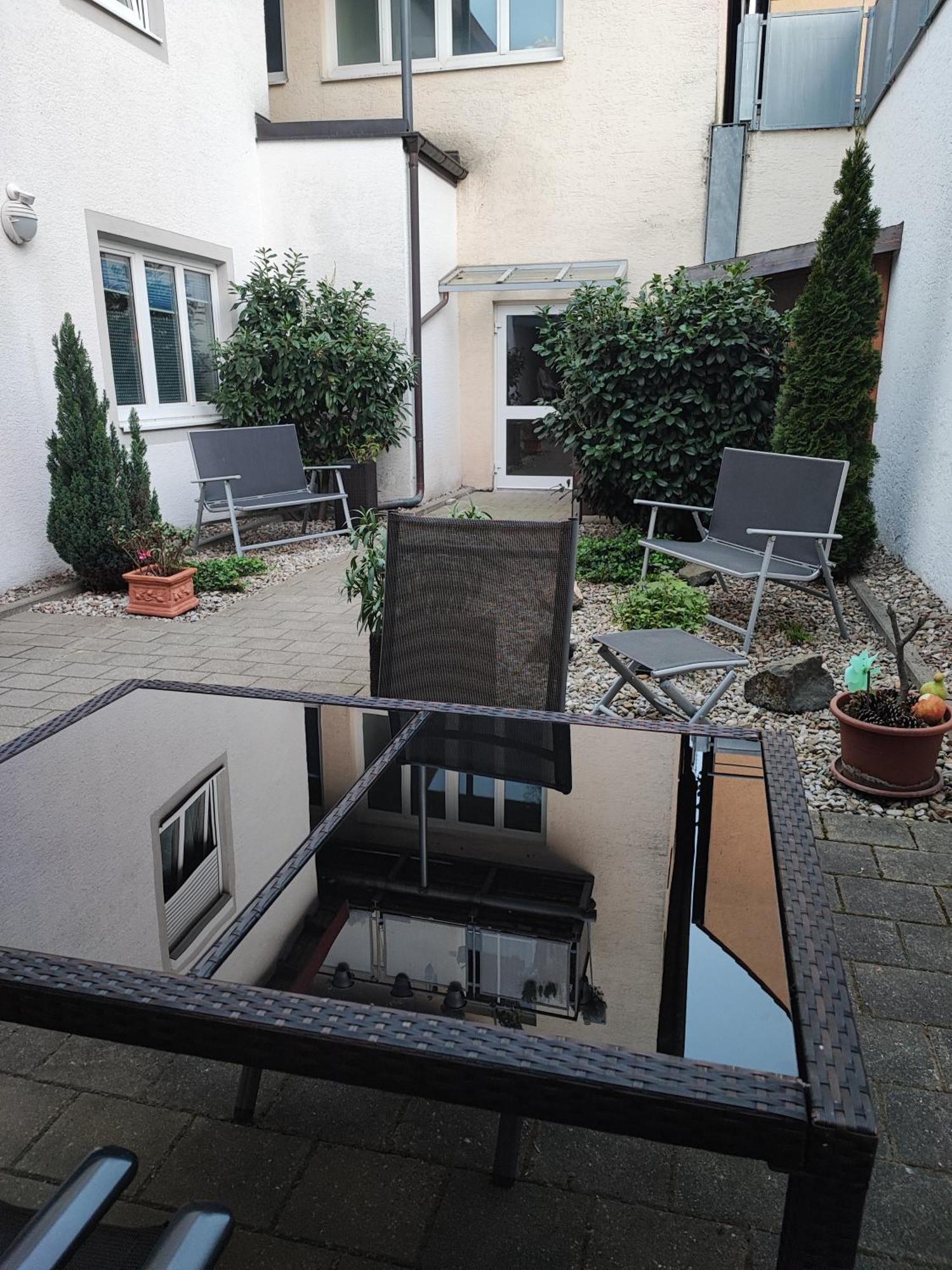 Fewo Planer Altstadtwohnung Mit Terrasse & Parkplatz Memmingen Exterior foto